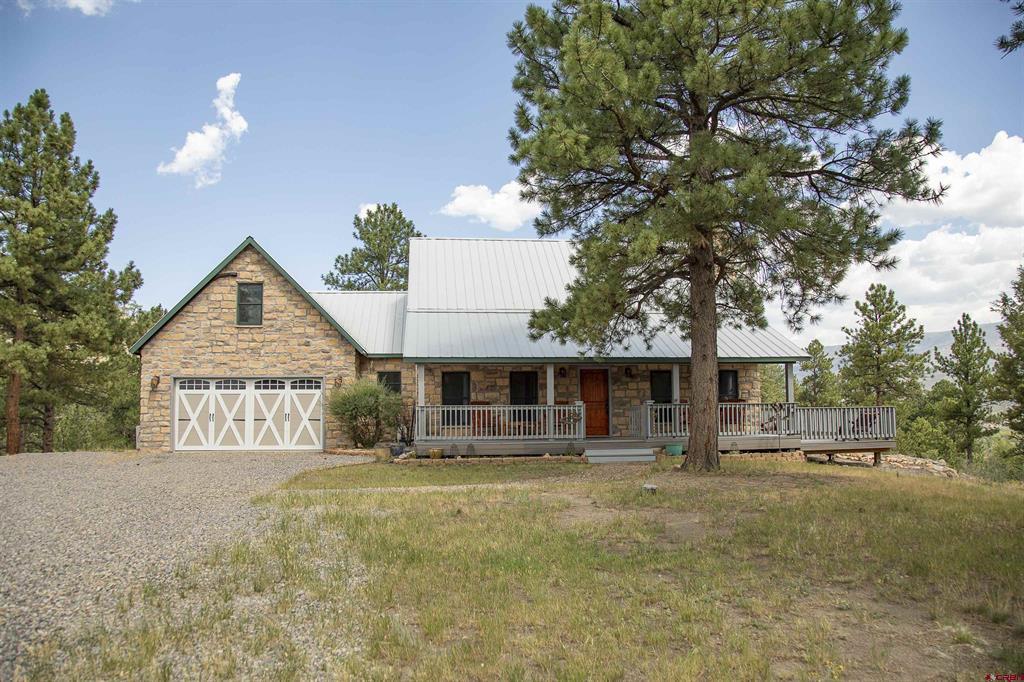 805 Lake Drive Property Photo 1