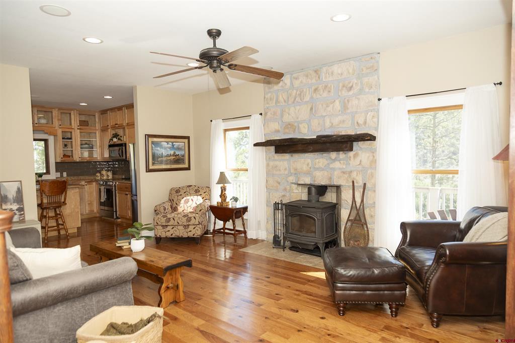 805 Lake Drive Property Photo 3
