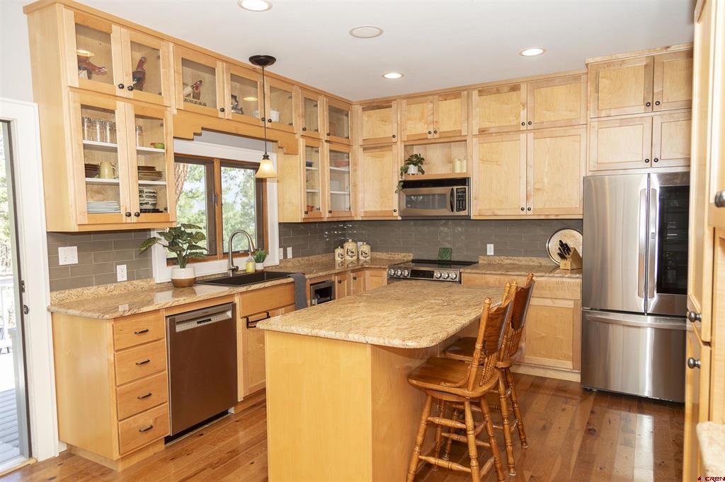 805 Lake Drive Property Photo 4