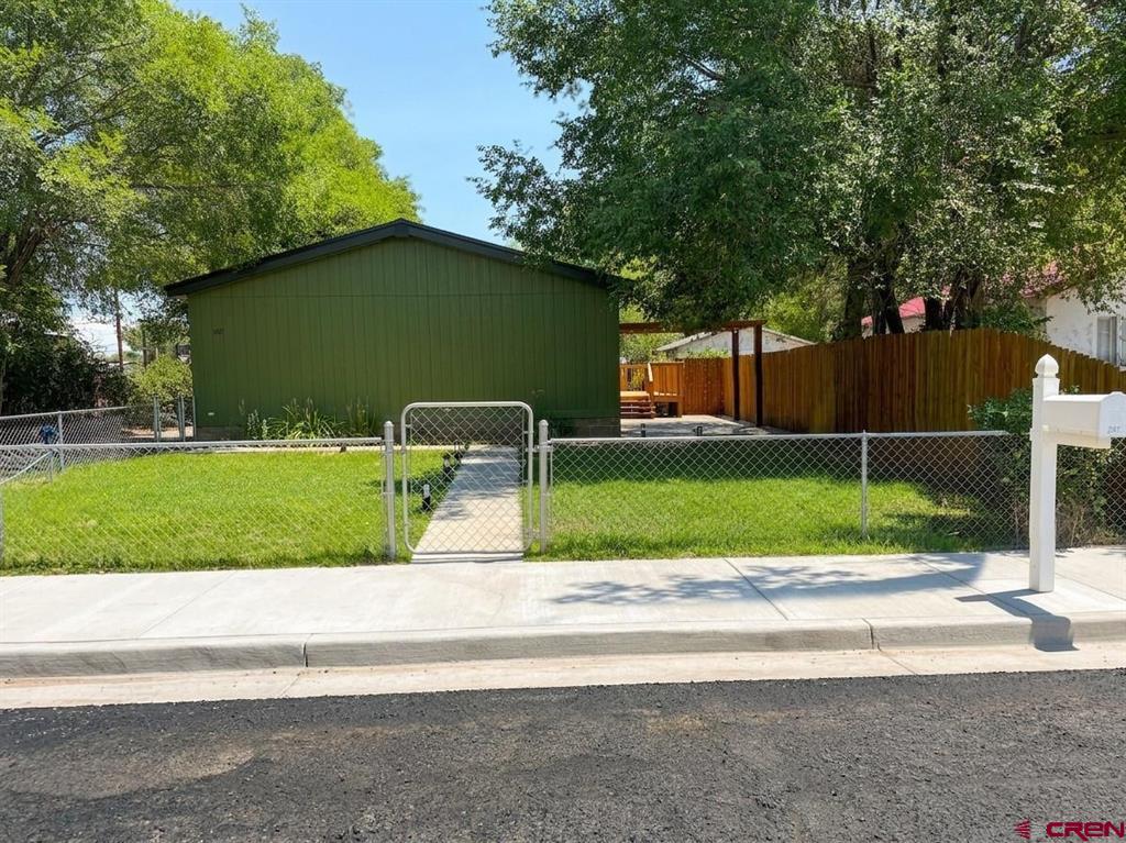 242 Faraday Street Property Photo 1