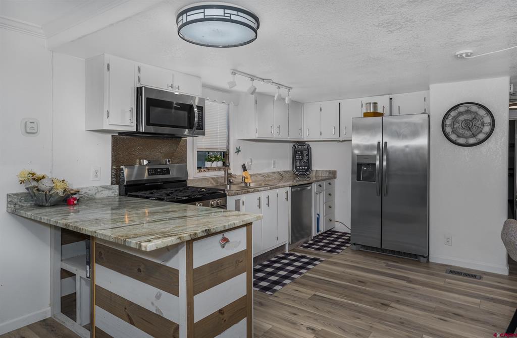 641 S Broadway Property Photo 3
