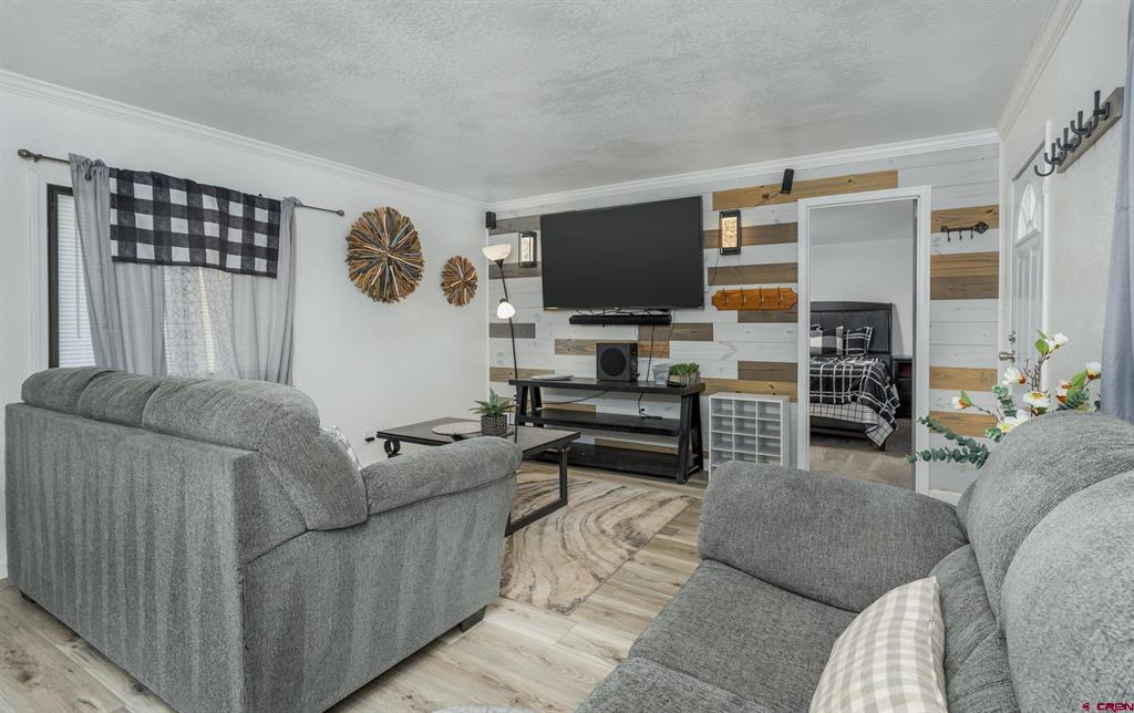 641 S Broadway Property Photo 8
