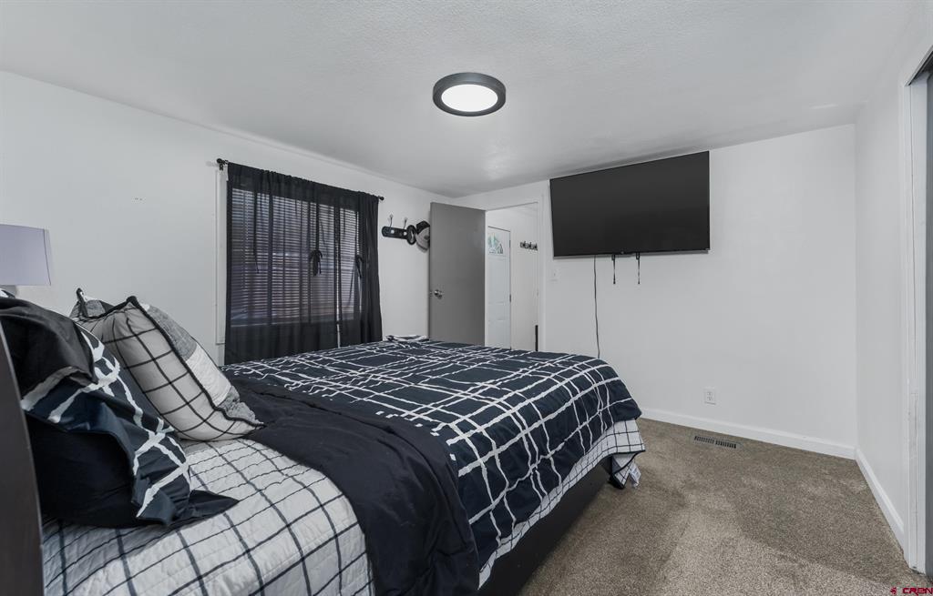 641 S Broadway Property Photo 13