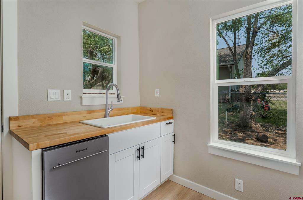 209 S Chestnut Property Photo 4