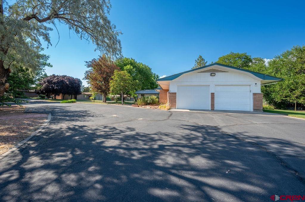 702 Galaxy Drive Property Photo 4