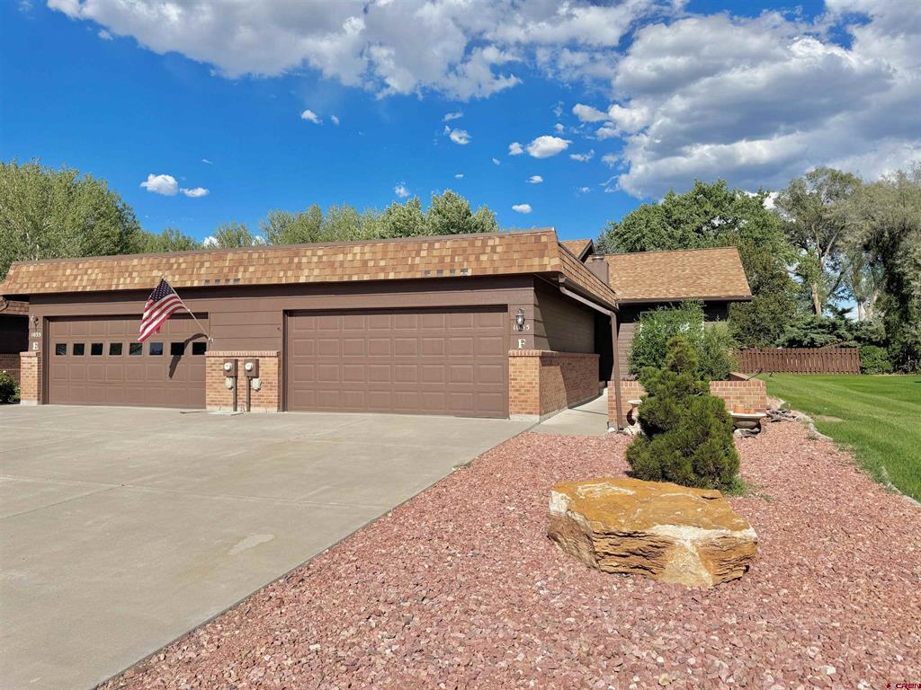 1035 Margo Court Property Photo 1