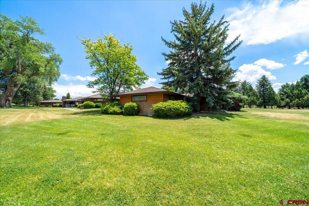 838 Phillips Court Property Photo 4