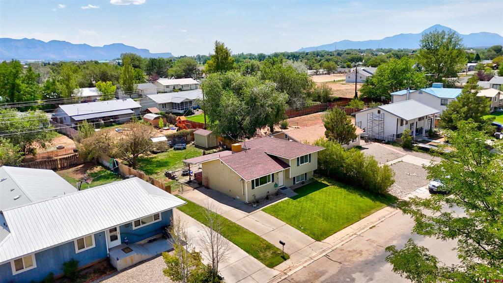 1501 Navajo St. Property Photo 2