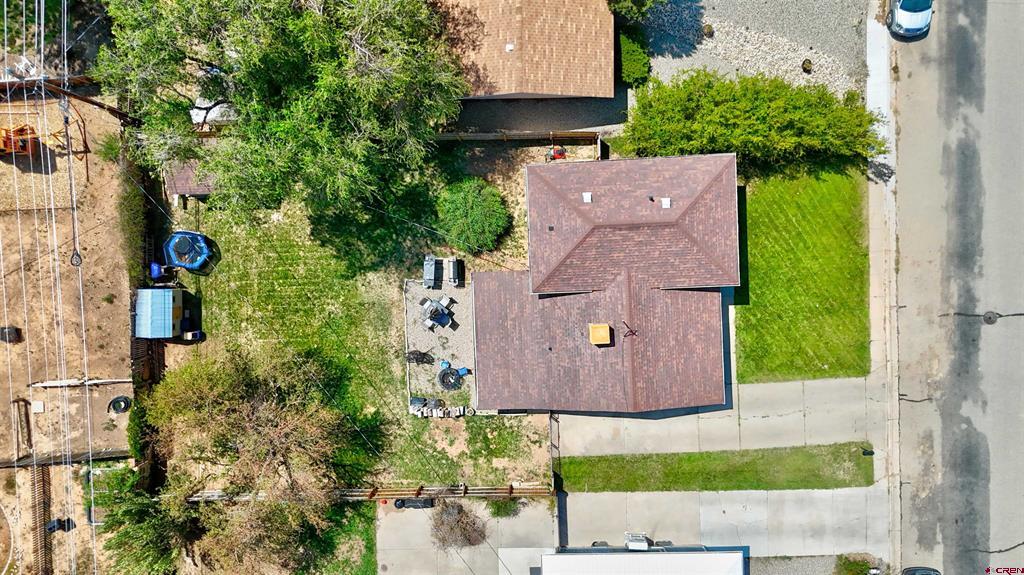 1501 Navajo St. Property Photo 4