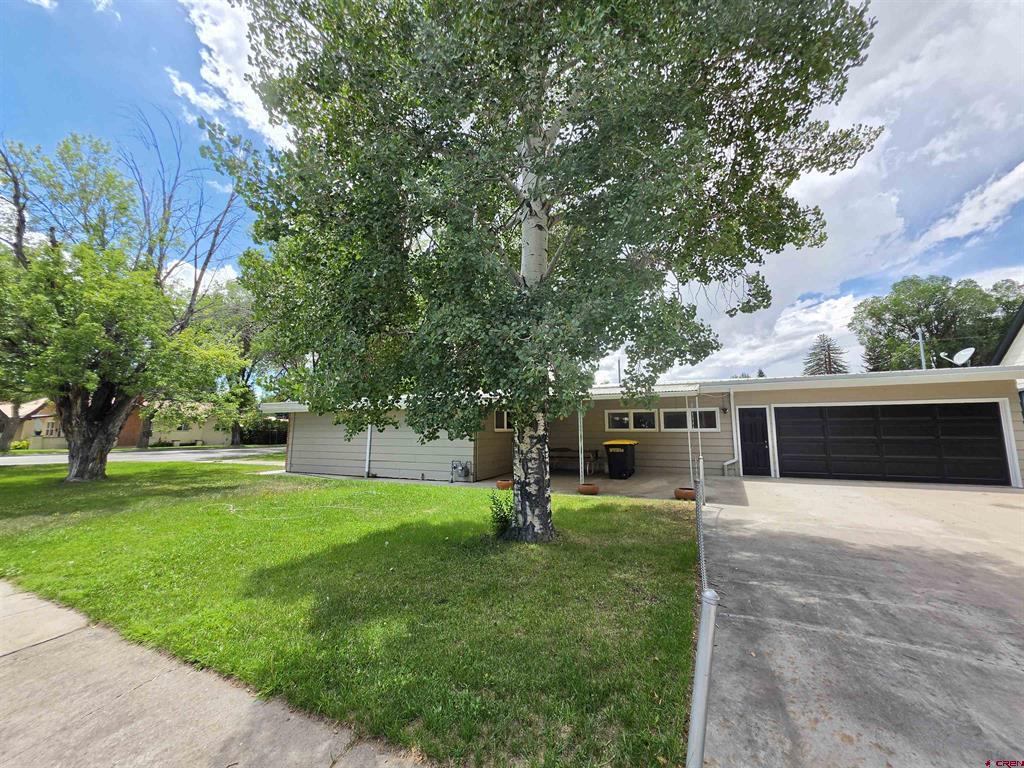 445 1st Avenue Property Photo 2