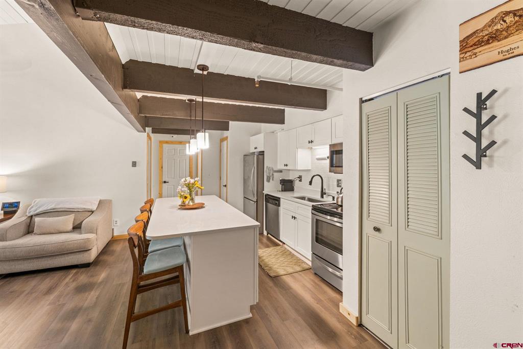 32 Hunter Hill Road Property Photo 4