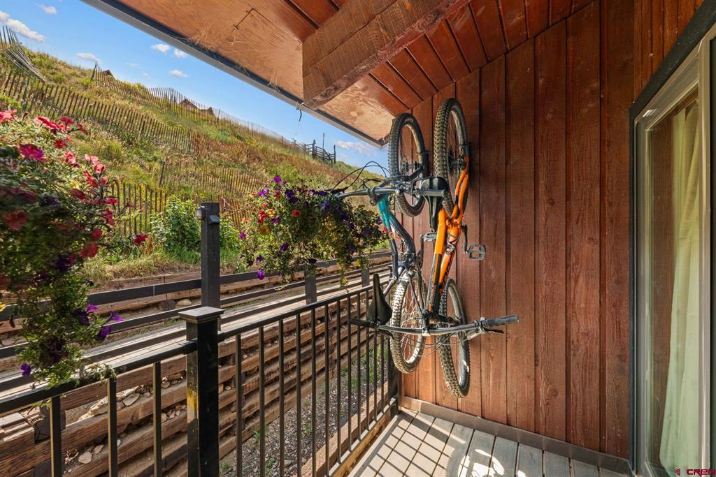32 Hunter Hill Road Property Photo 8