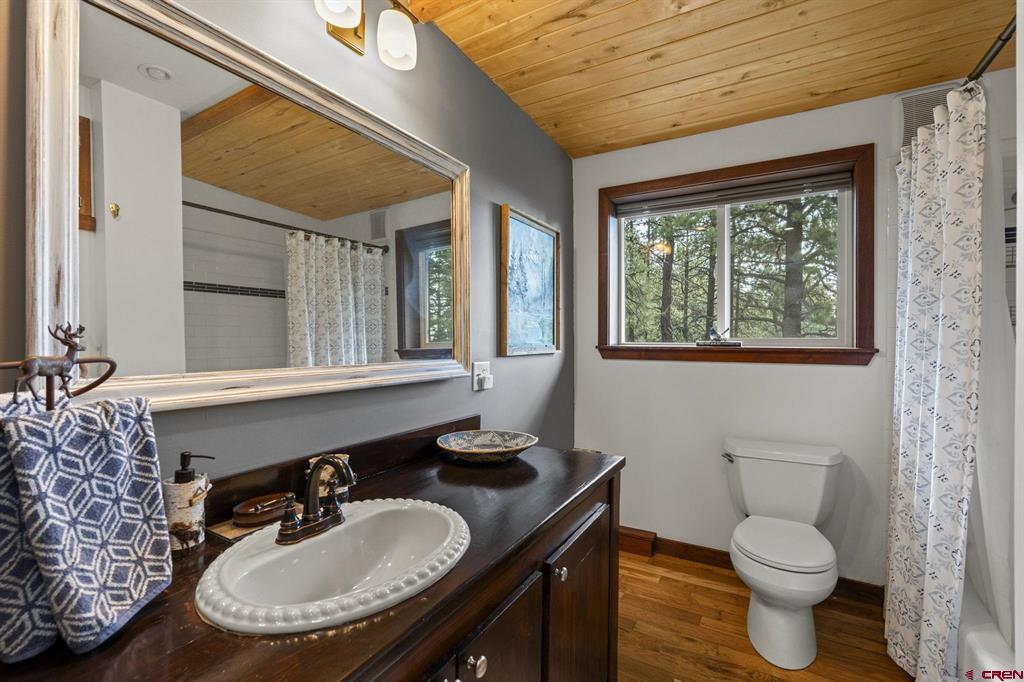 560 Groves Drive Property Photo 12