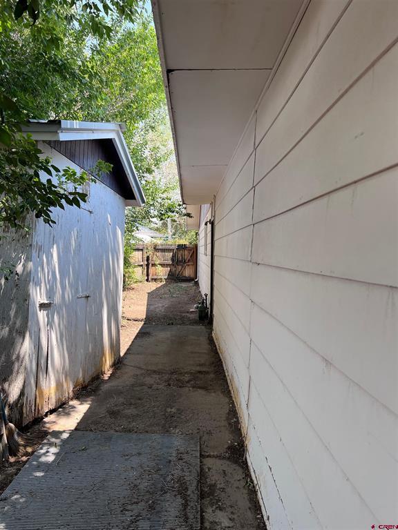 2333 Thomas Avenue Property Photo 27