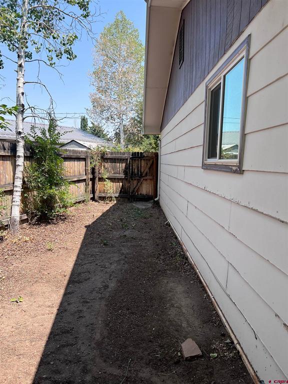 2333 Thomas Avenue Property Photo 28