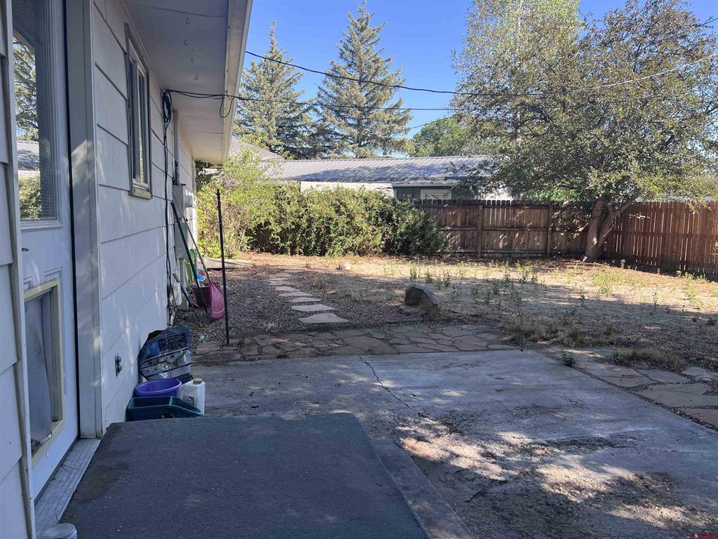 2333 Thomas Avenue Property Photo 29