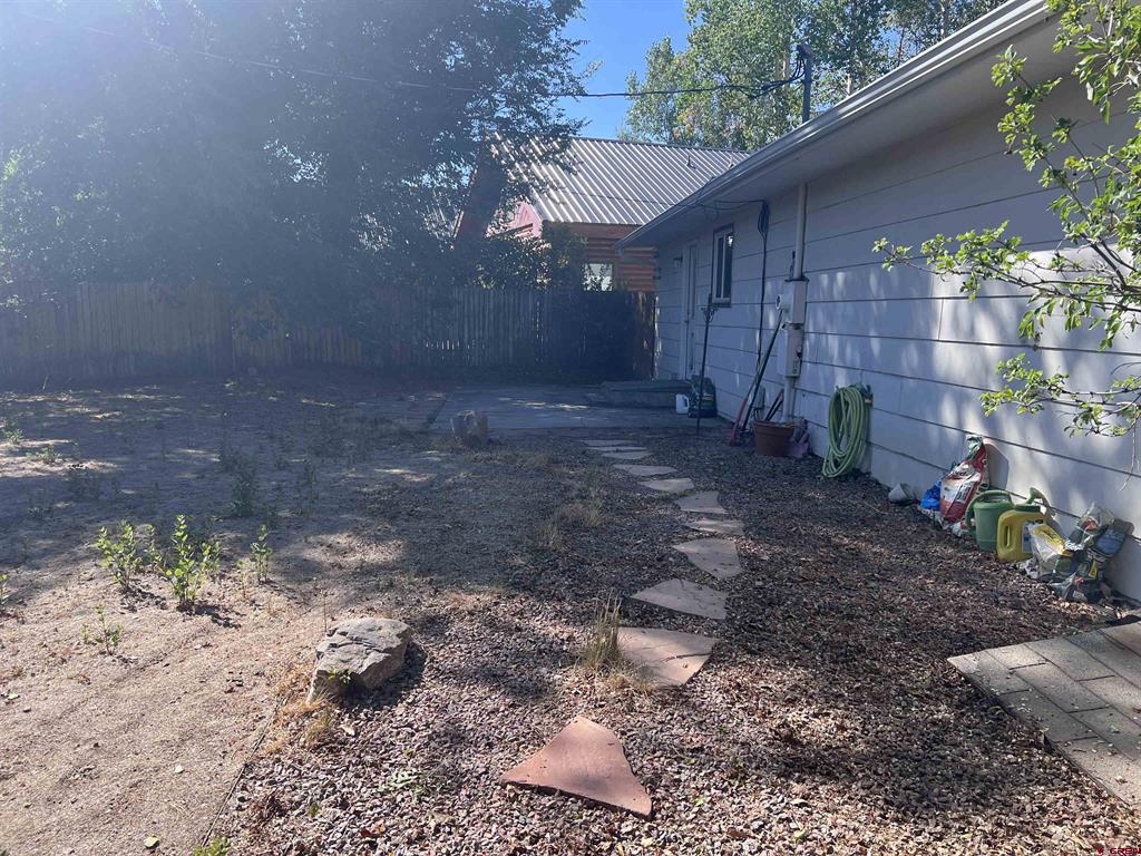 2333 Thomas Avenue Property Photo 31