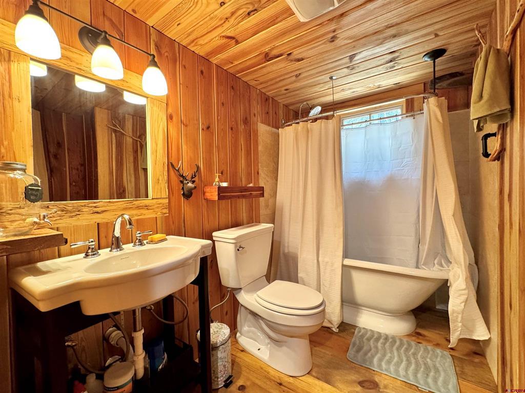 1043 Elk Street Property Photo 26
