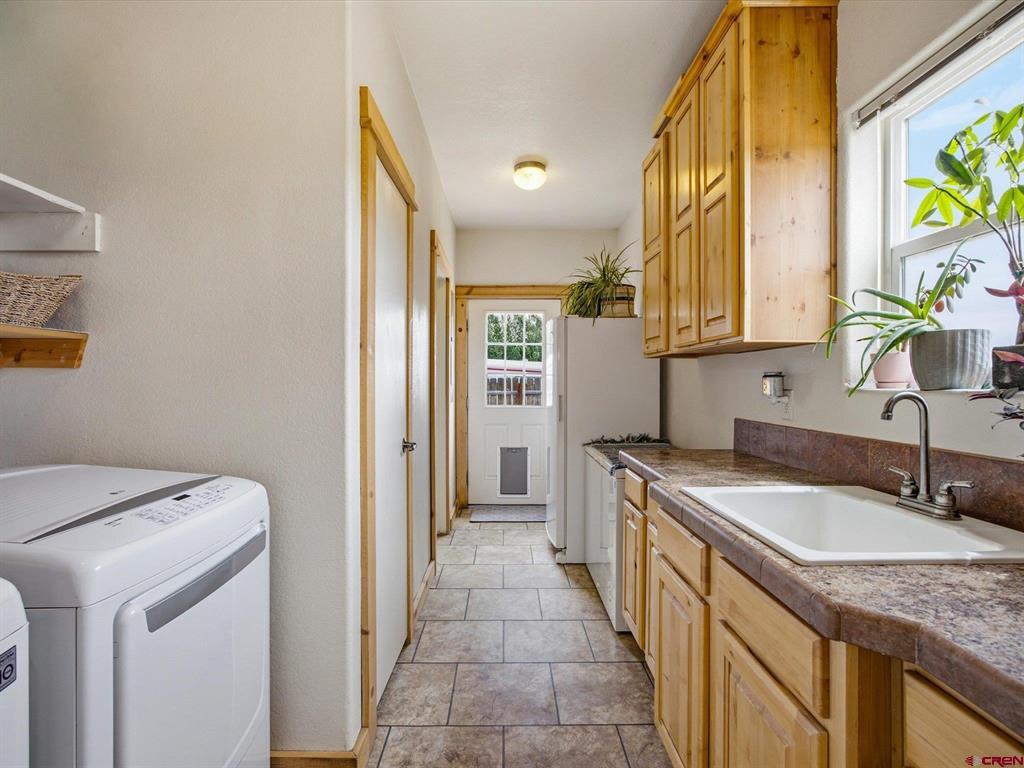 1557 I Road Property Photo 17