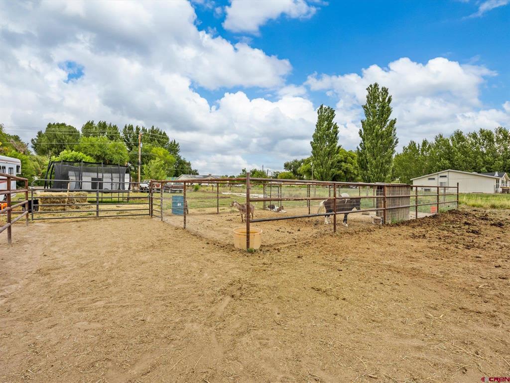 1557 I Road Property Photo 22