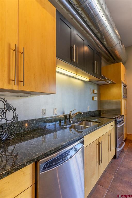 555 Rivergate Lane Property Photo 10
