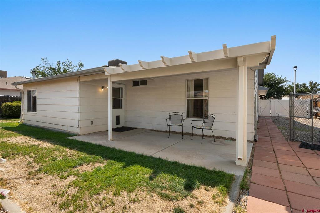 3054 Camelot Place Property Photo 5