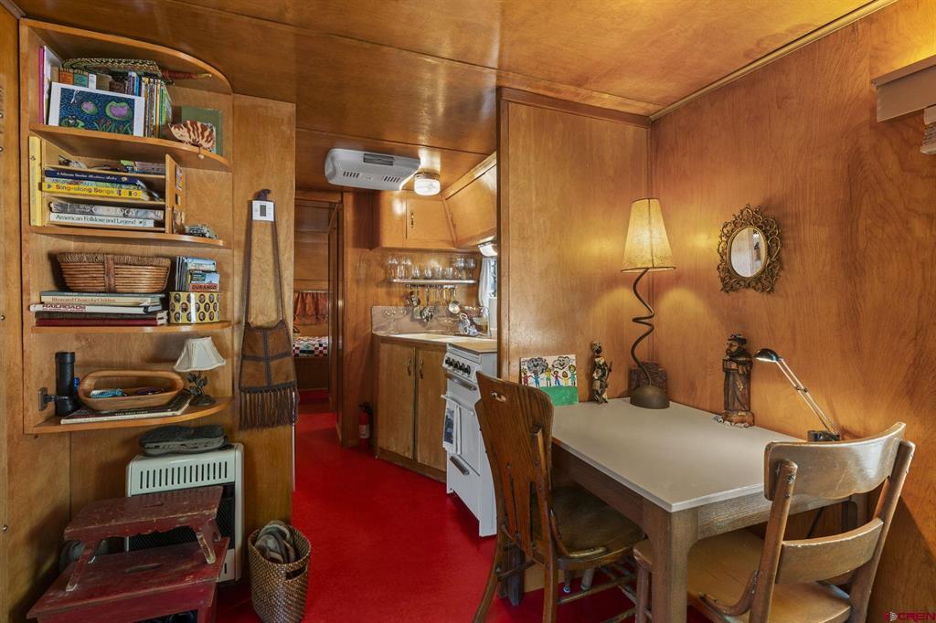 485 Florida Road Property Photo 4