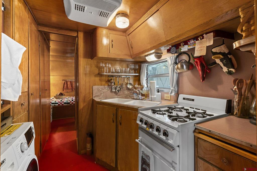 485 Florida Road Property Photo 8
