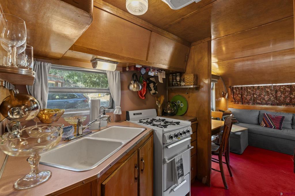 485 Florida Road Property Photo 11