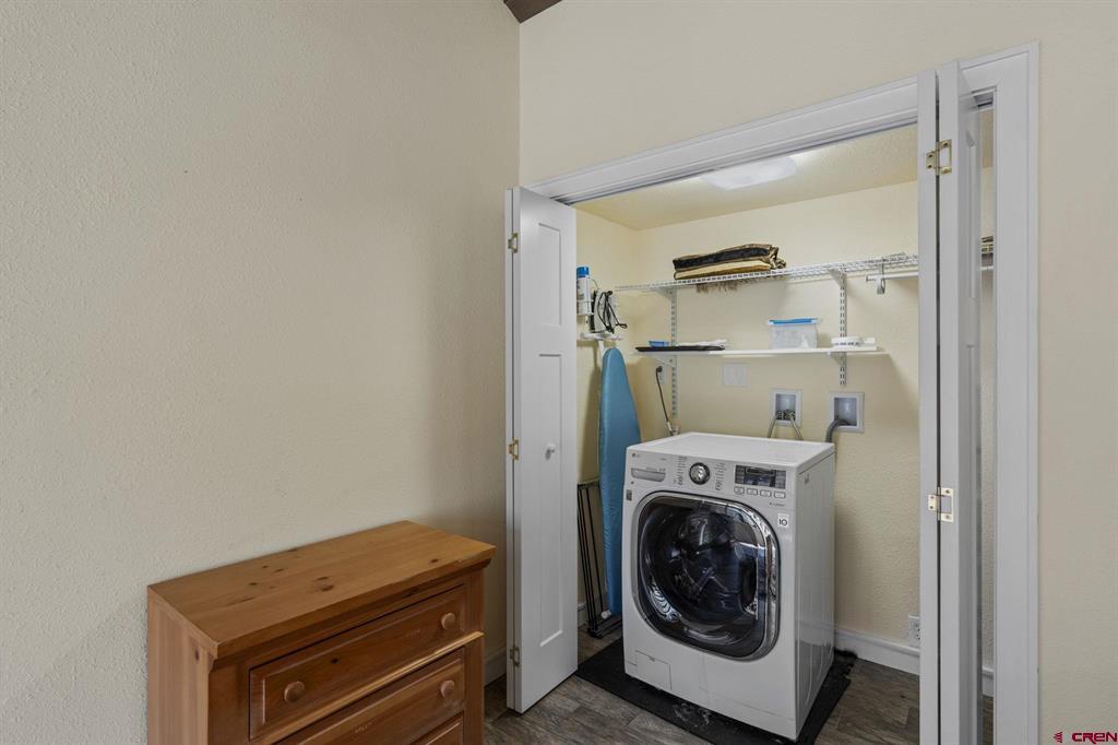 961 N Tamarron Drive Property Photo 25