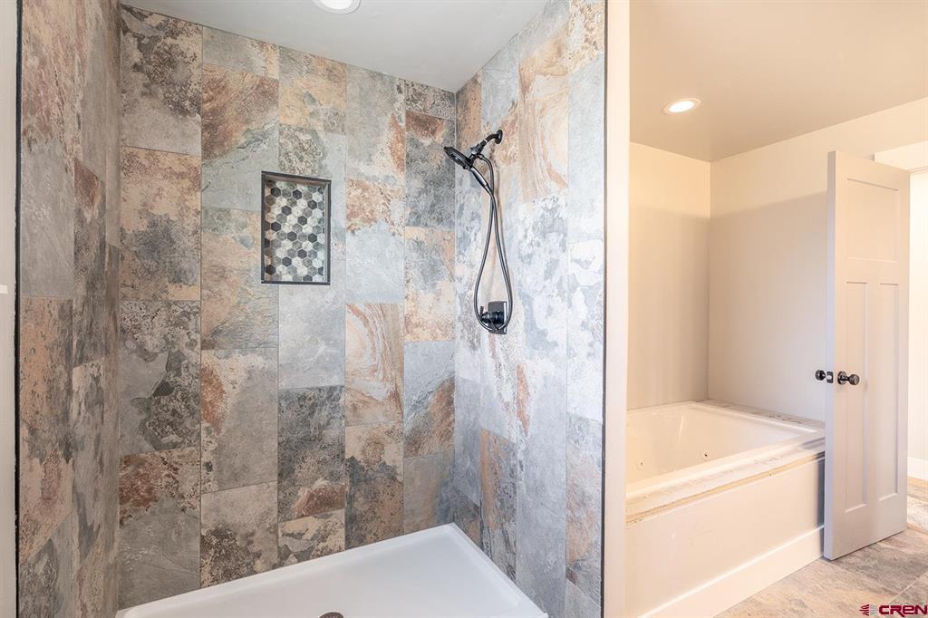 88 Waxwing Pl. Property Photo 24
