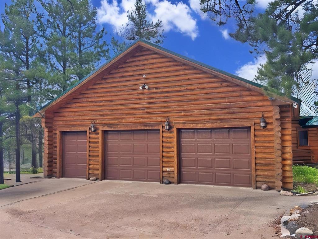 243 N Skyline Drive Property Photo 4