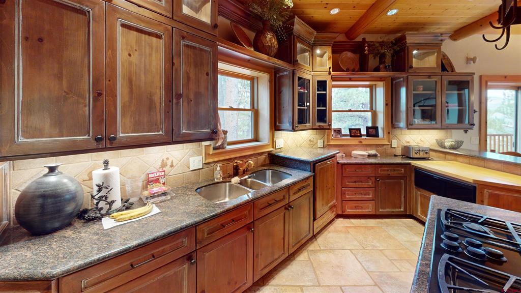 243 N Skyline Drive Property Photo 10