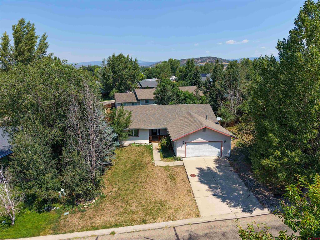 317 Meadows Circle Property Photo 2