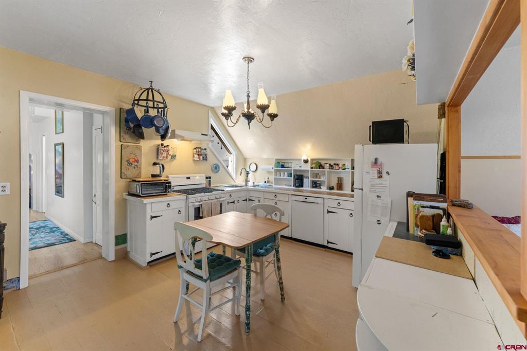 428 Elk Avenue Property Photo 17