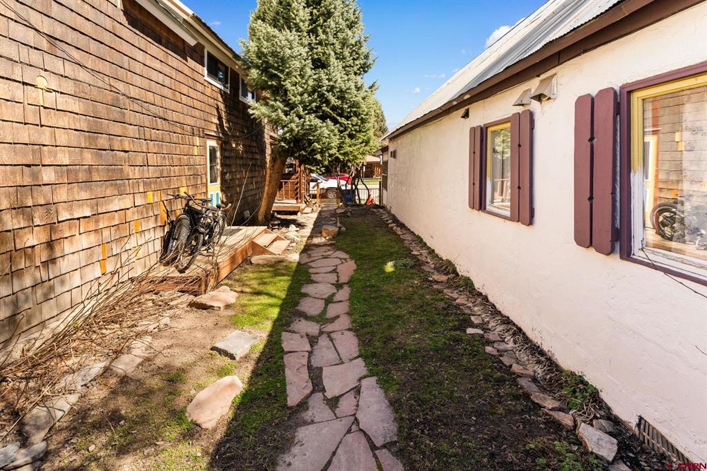 428 Elk Avenue Property Photo 32