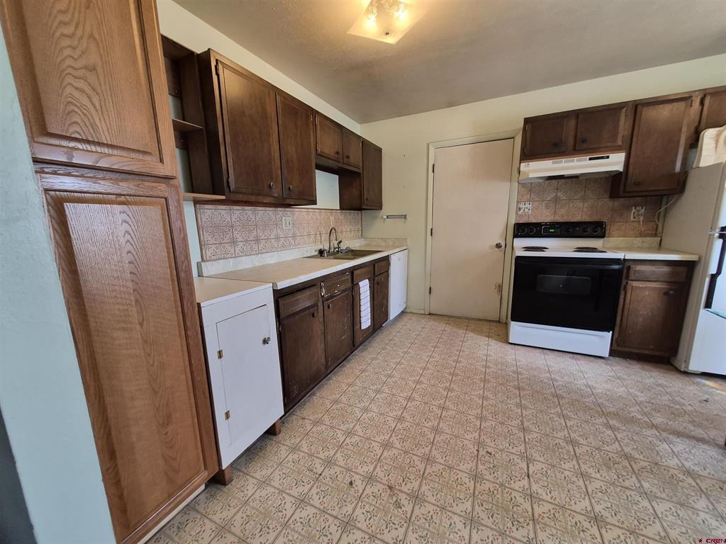 910 Garrison Drive Property Photo 8