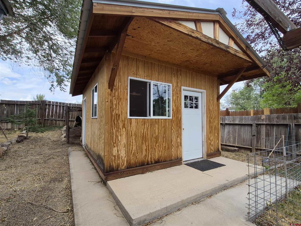 910 Garrison Drive Property Photo 12