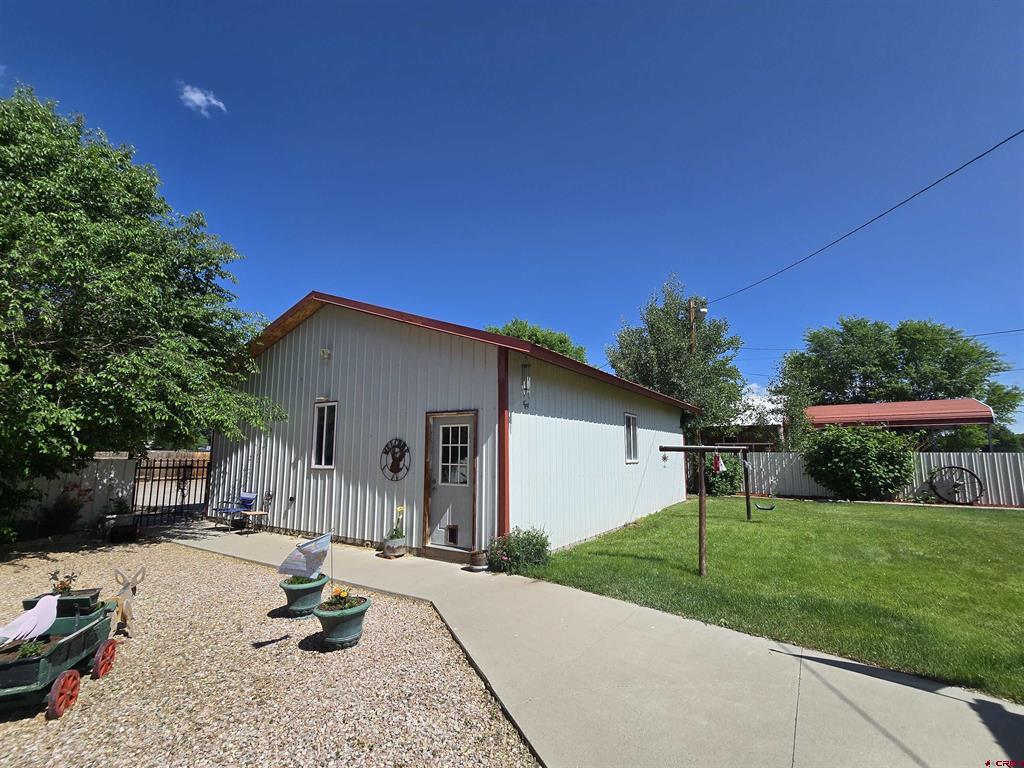 417 Faraday Property Photo 4