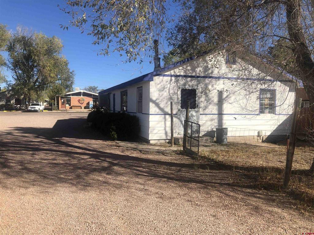 406 Broadway Property Photo 4