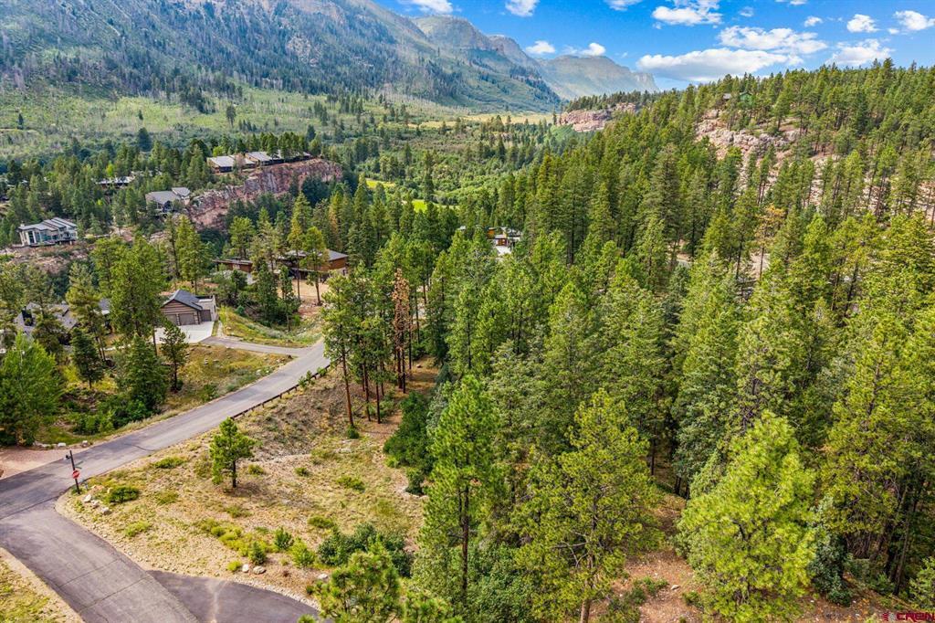 307 Glacier Cliff Drive Property Photo 14