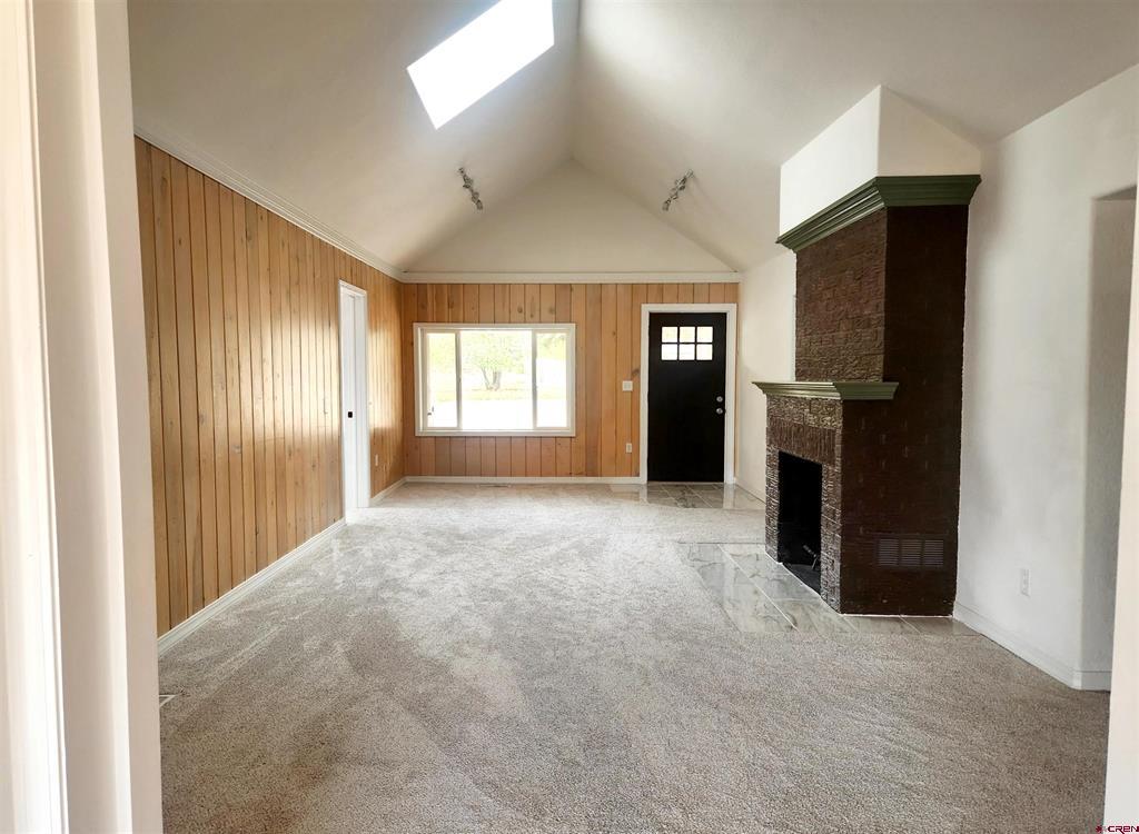 231 E 3rd Street Property Photo 11