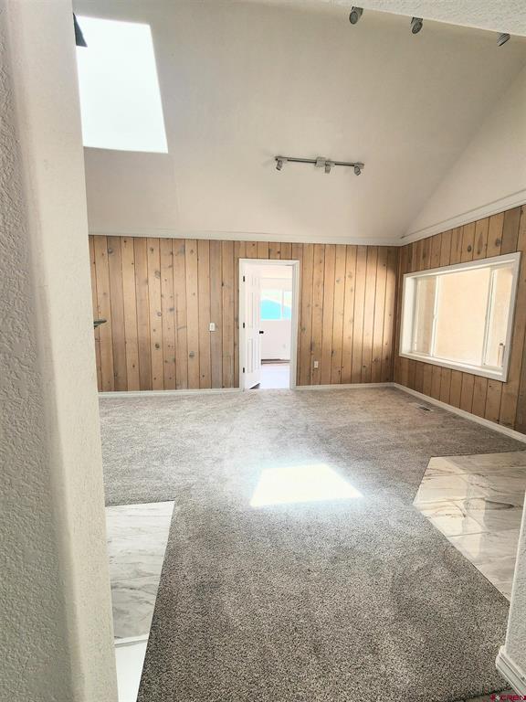 231 E 3rd Street Property Photo 13