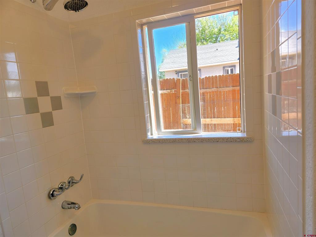 231 E 3rd Street Property Photo 31