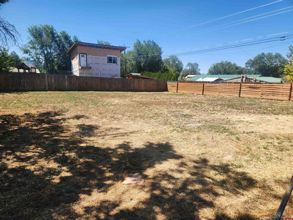231 E 3rd Street Property Photo 40