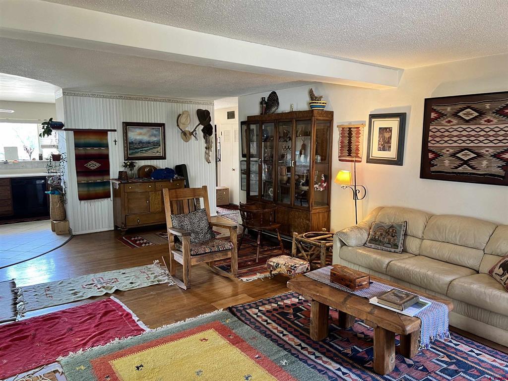 1005 S Cedar Street Property Photo 3