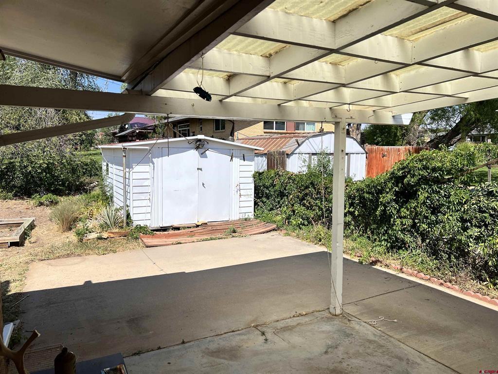 1005 S Cedar Street Property Photo 18