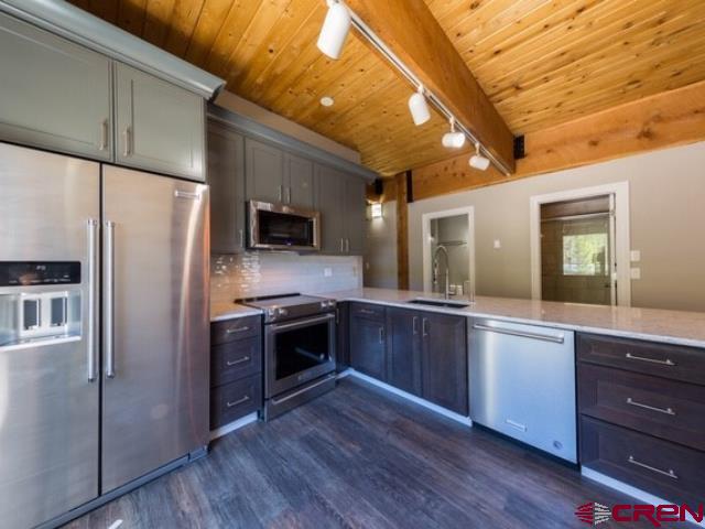 717 Sixth Street Property Photo 4