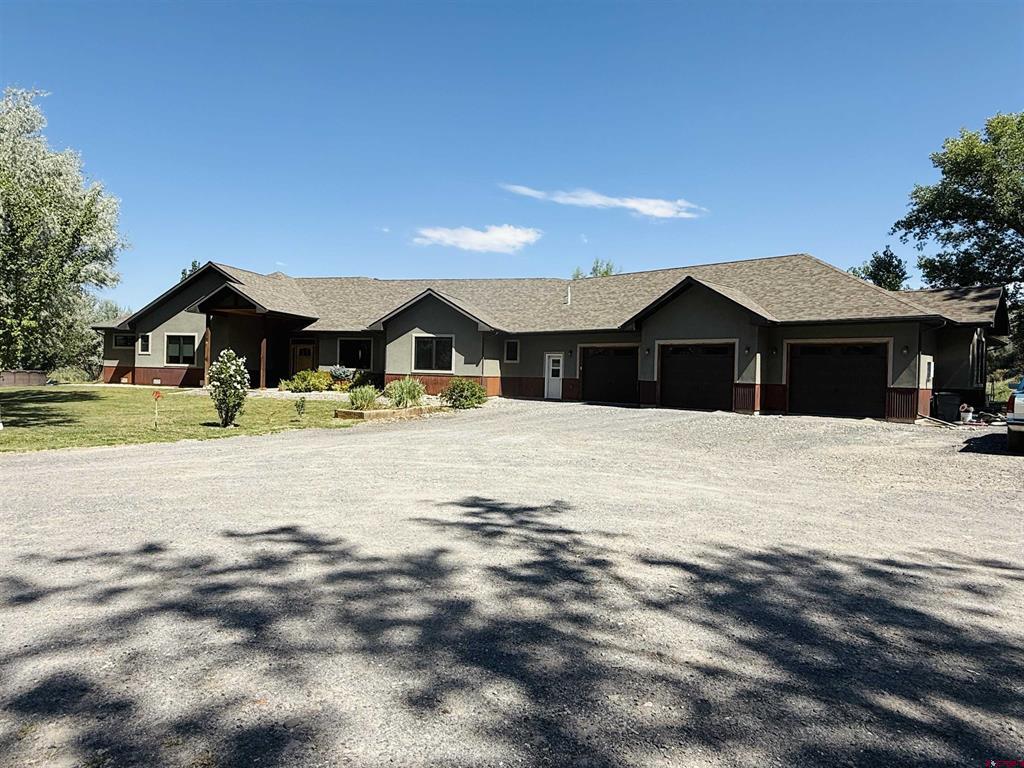 7528 S River Road Property Photo 1