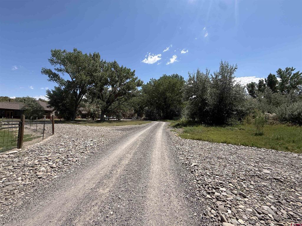 7528 S River Road Property Photo 3